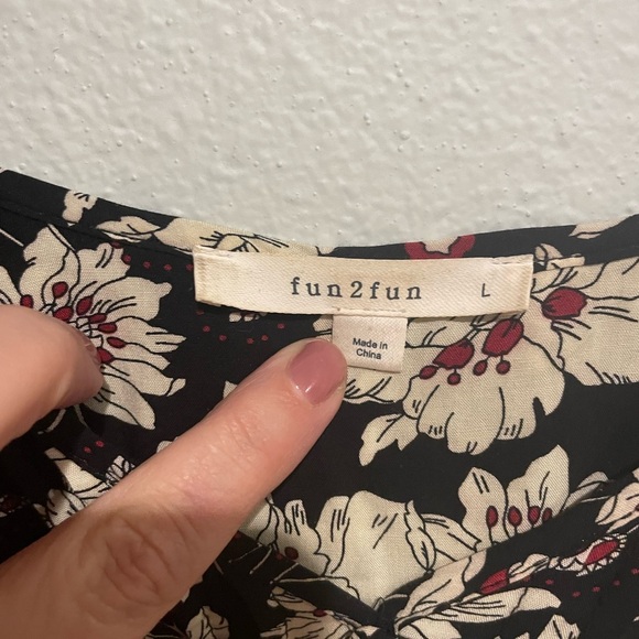 Fun2Fun women’s blouse in black and white floral Size L - Picture 3 of 7
